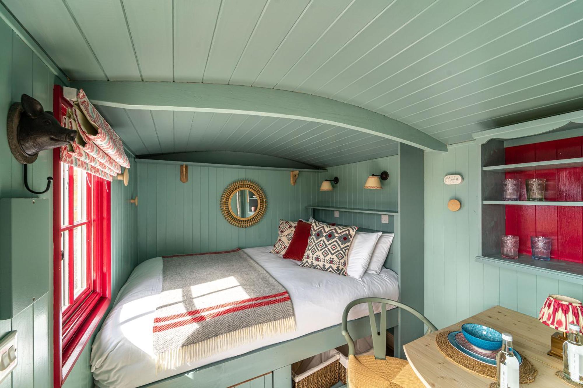 Отель Barlwyd Glamping Блайнай-Фестиниог Экстерьер фото
